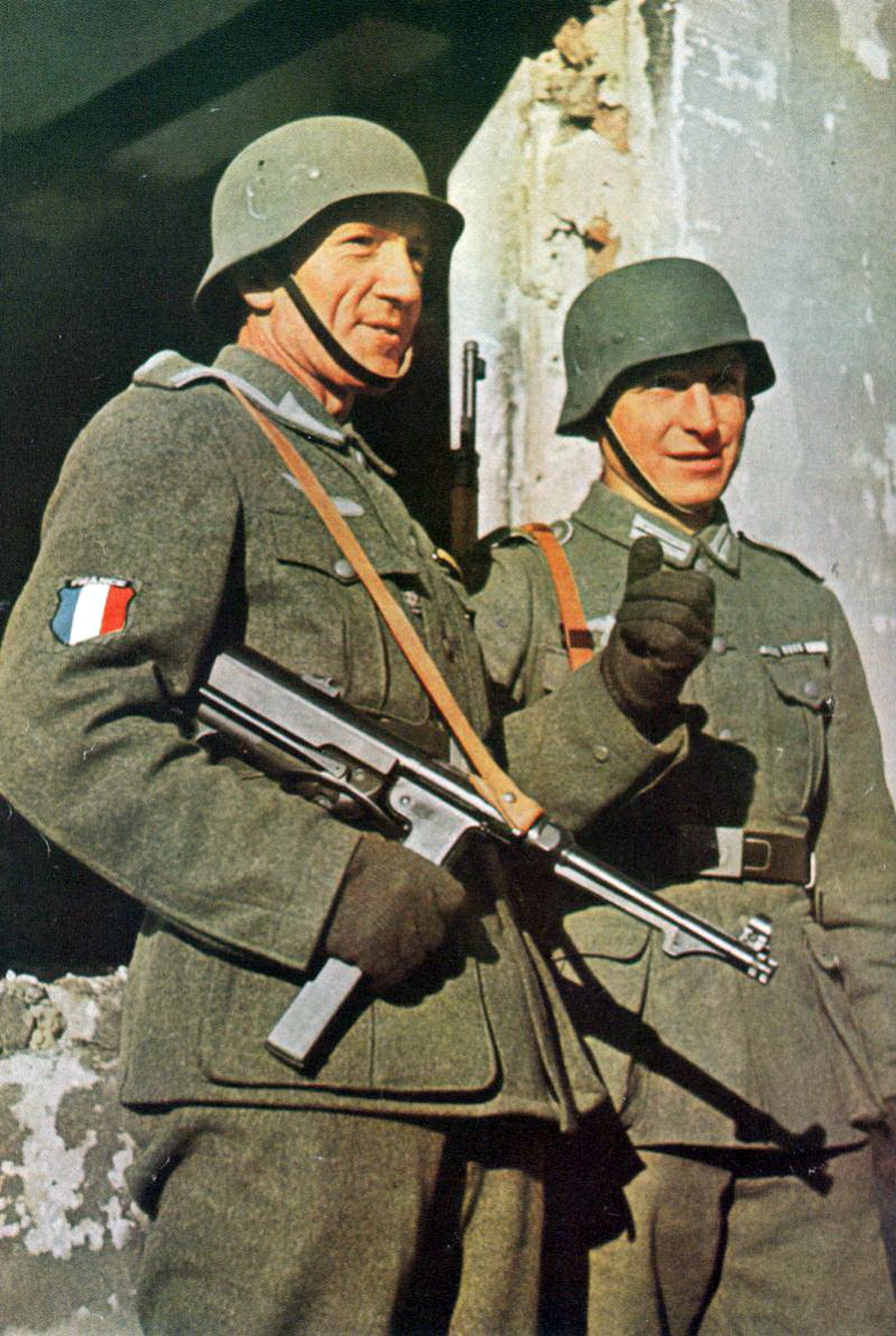  - División Azul y orgullo de ser español - Página 4 Soldiers of the Légion des Volontaires Français, when still part of the Wehrmacht